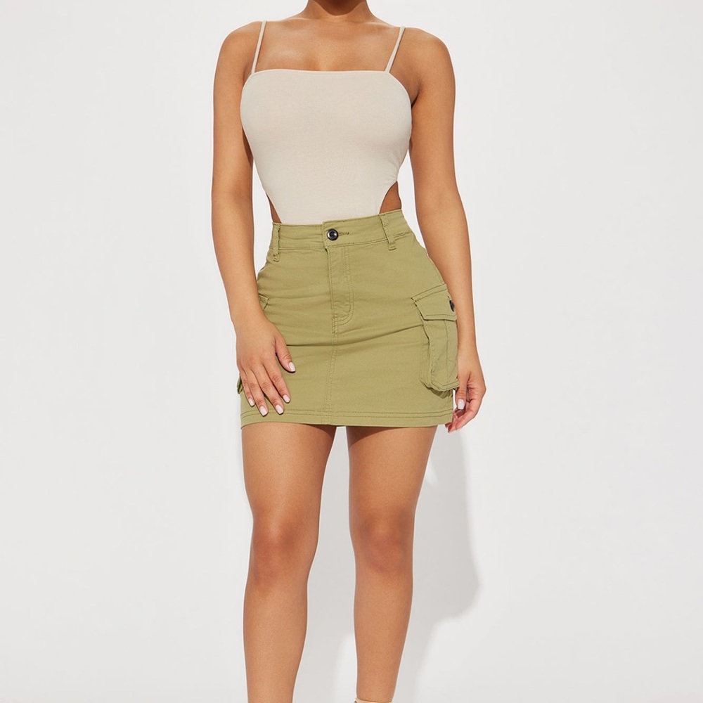 Fashion nova cargo skirt